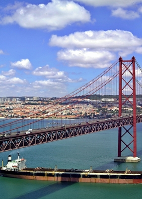Brücke 25. April i Lissabon