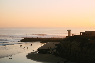 Surf au coucher du soleil