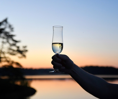 Champagne dans la nuit d’été