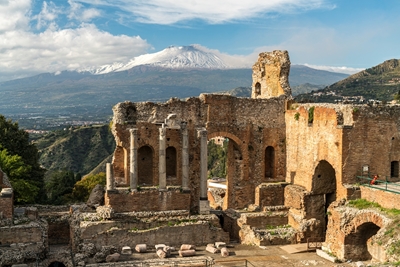 Taormina, kaupunki Sisiliassa