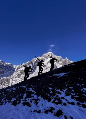 Gli sciatori e il Monte Bianco