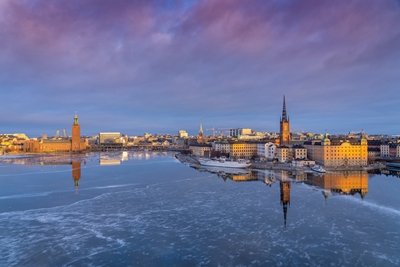 Zamrzlý Stockholm za úsvitu