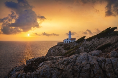 Farol de Maiorca ao nascer do sol