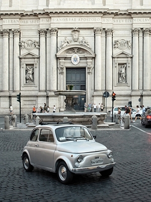 Fiat 500 w Rzymie