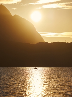 Boot bij zonsondergang