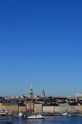 Blauwe hemel over Stockholm