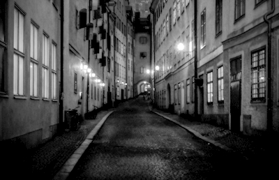 Oude stad in avondlicht