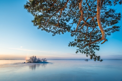 Winter sunset over lake Ekoln 