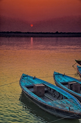 Wschód słońca nad Gangesem