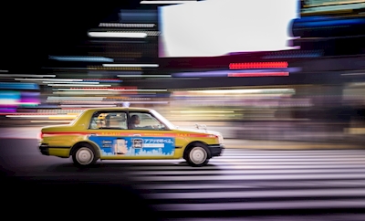 Ślady światła i jazda taksówką