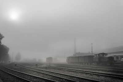 Station dans le brouillard