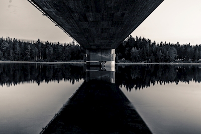 Onder de brug