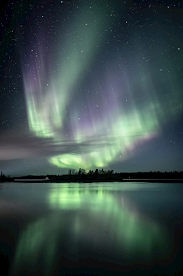 L'aurora boreale nel lago Periläjärvi