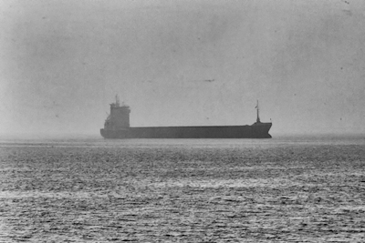 Een schip in de mist