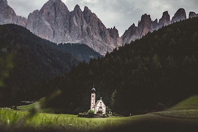A Igreja nas Montanhas