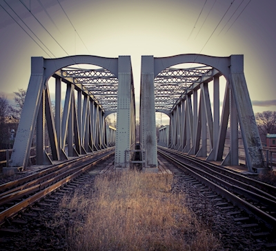 Doppelte Eisenbahnbrücke 