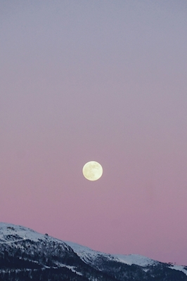 Der Mond, der Himmel und der Berg