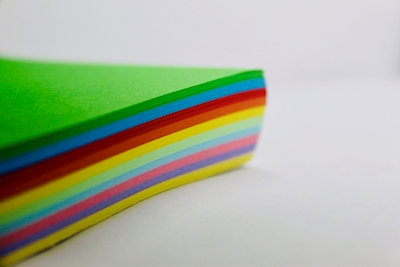 Värillinen paperi 