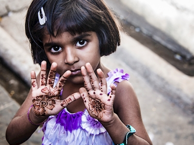 Henna gebeurt in Mumbai