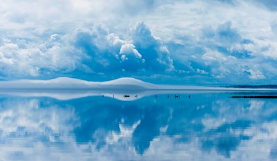 Nuvens sobre o Lago Siljan