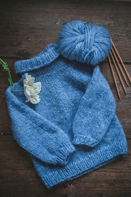  knitted sweater
