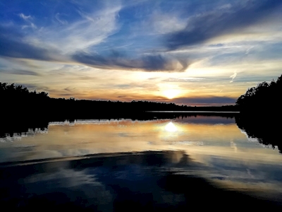Sonnenuntergang am wunderschönen See