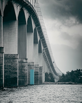 Most Olandzki czarno-biały