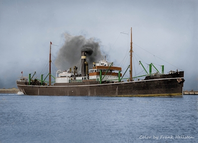 Steam cargo ship MacKarra