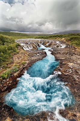 Wasserfall in Blautönen