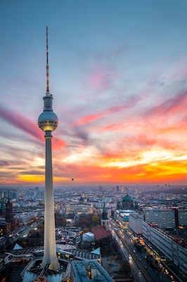 Auringonlasku Berliinin yllä