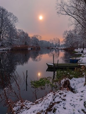 Zimní ráno u řeky