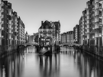 Het kasteel van het water in Hamburg