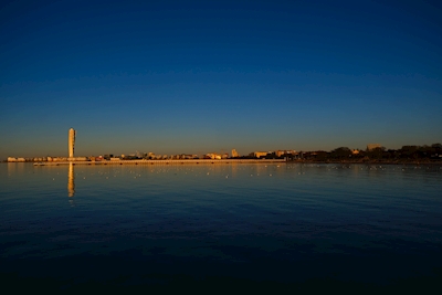 Västra hamnen i solnedgång.