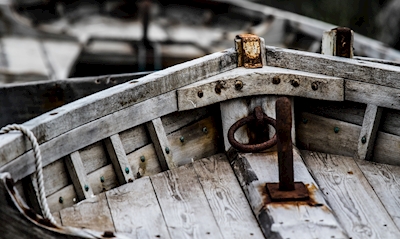 Barco de madeira velho