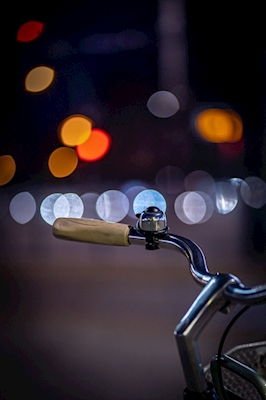 Dzwonek rowerowy z bliska 
