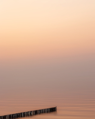 Auringonlasku meren rannalla No 1