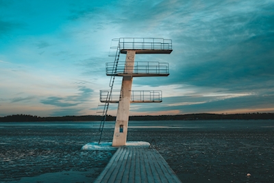 The diving tower.