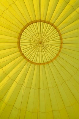 žlutý balónek