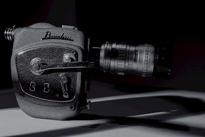 Una vecchia macchina fotografica a pellicola