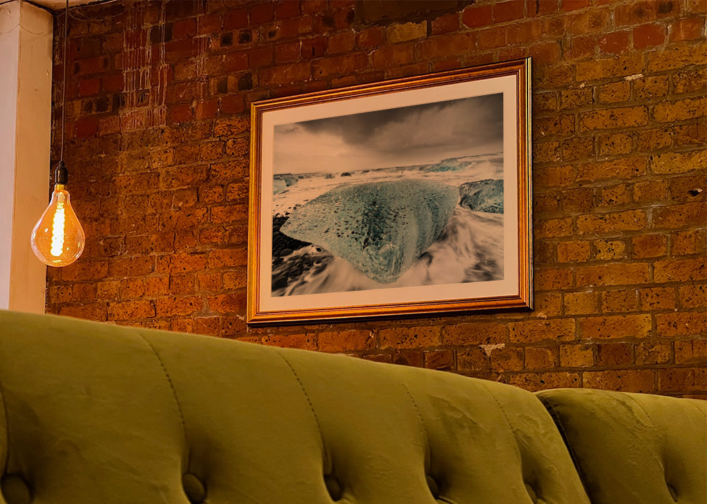 Eisblock in der Brandung