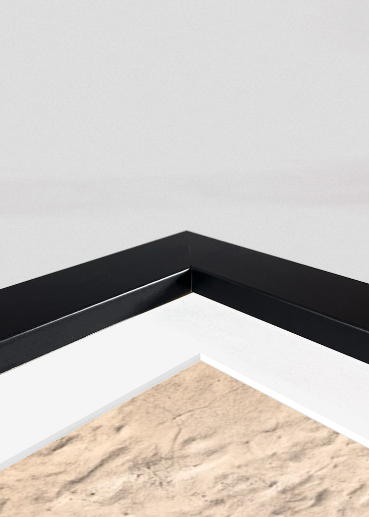 Modré dveře v bílé kamenné zdi