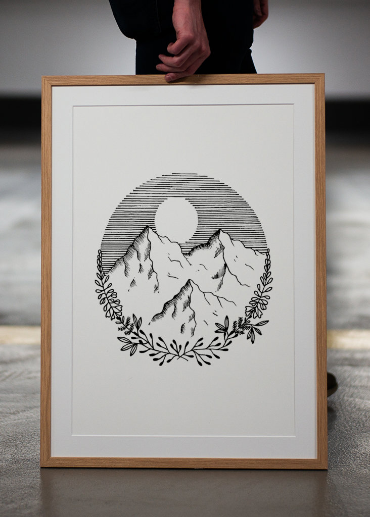 Lineart de la Naturaleza: Montañas y Flores 