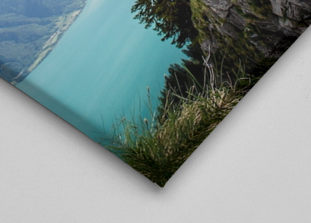 De pie en la cima y bailando