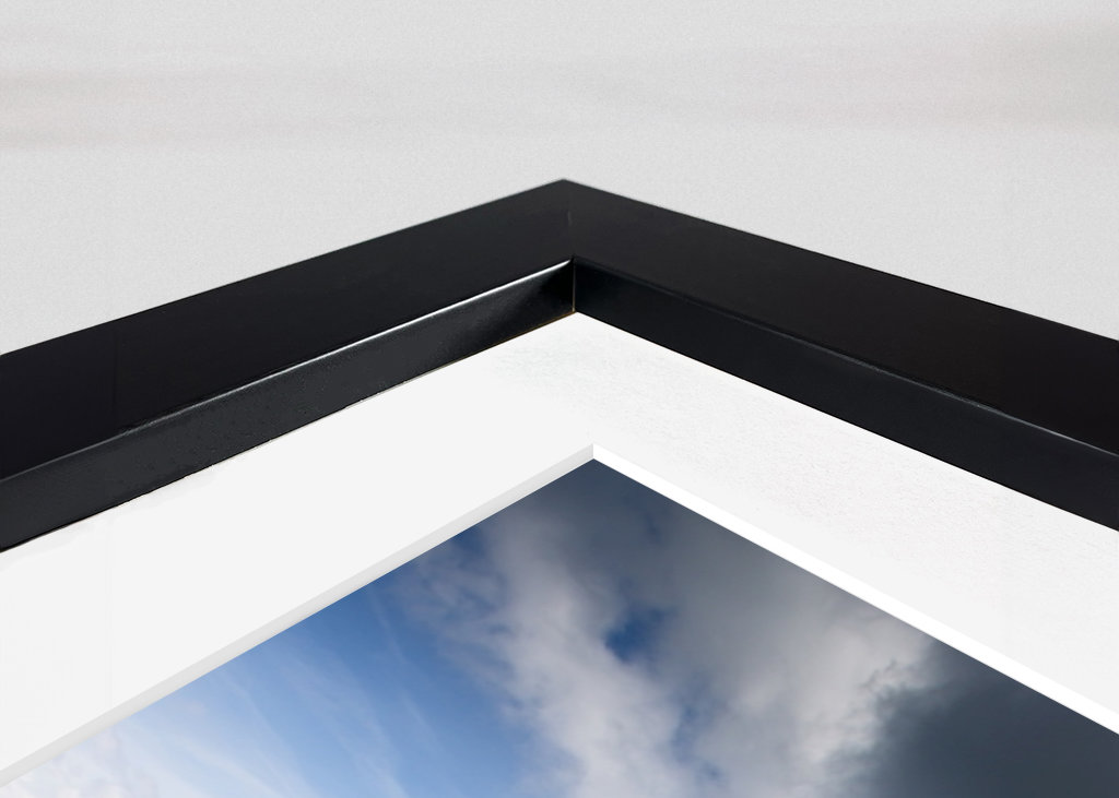 De pie en la cima y bailando