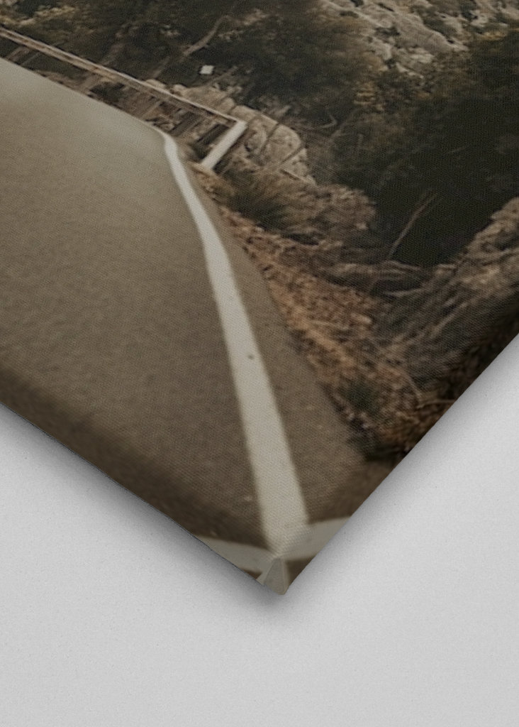 Straße durch den Berg