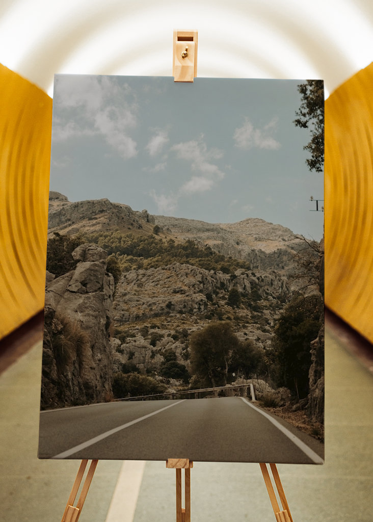 Straße durch den Berg