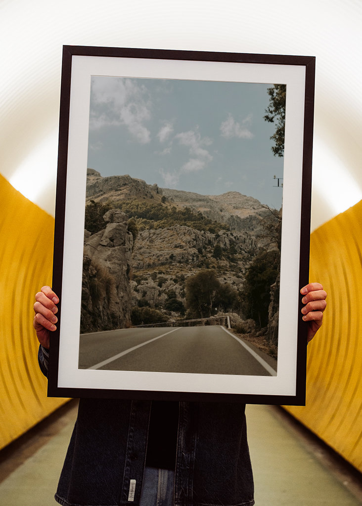 Straße durch den Berg