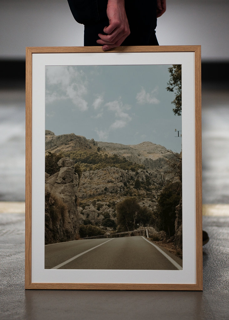 Straße durch den Berg