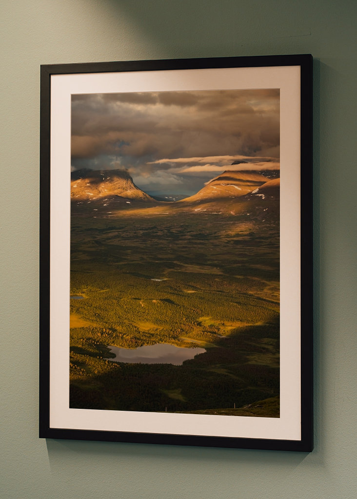 Summer in Lapporten Vertical