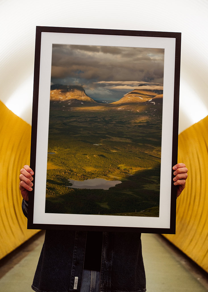 Summer in Lapporten Vertical